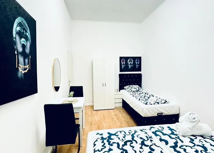 Private In Elegant 5-bedroom Near Kaufpark Alterlaa