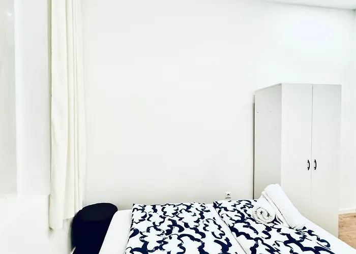 Private In Elegant 5-bedroom Near Kaufpark Alterlaa * וינה