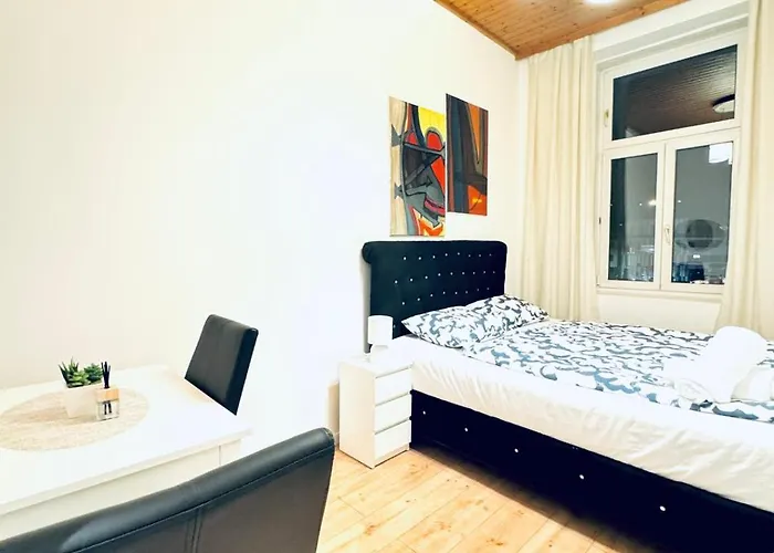 Private In Elegant 5-bedroom Near Kaufpark Alterlaa * וינה