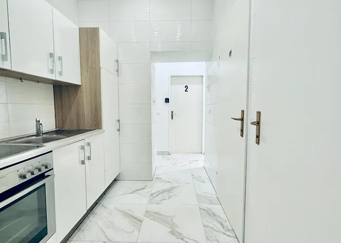 דירה Private In Elegant 5-bedroom Near Kaufpark Alterlaa וינה